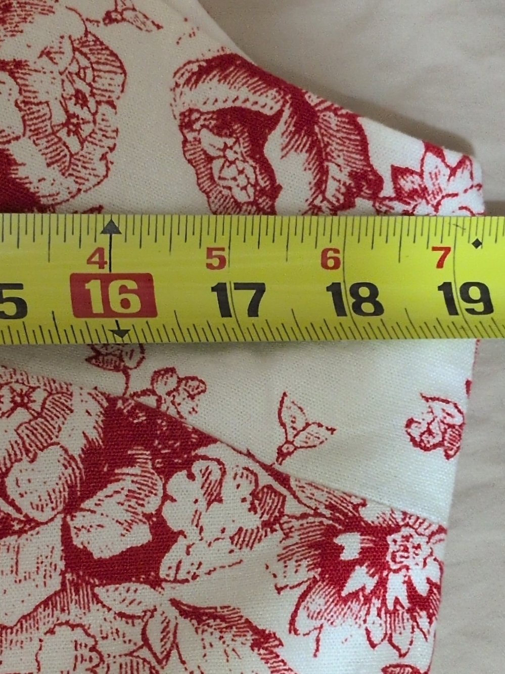 Floral Print Sleeveless Tie-Waist Dress in Red and White - Picture 4 of 5